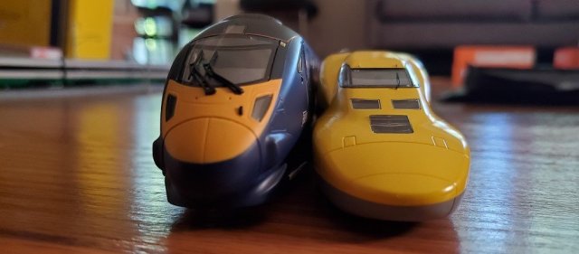Endo Type 923-3000 series Shinkansen Dr. Yellow in HO