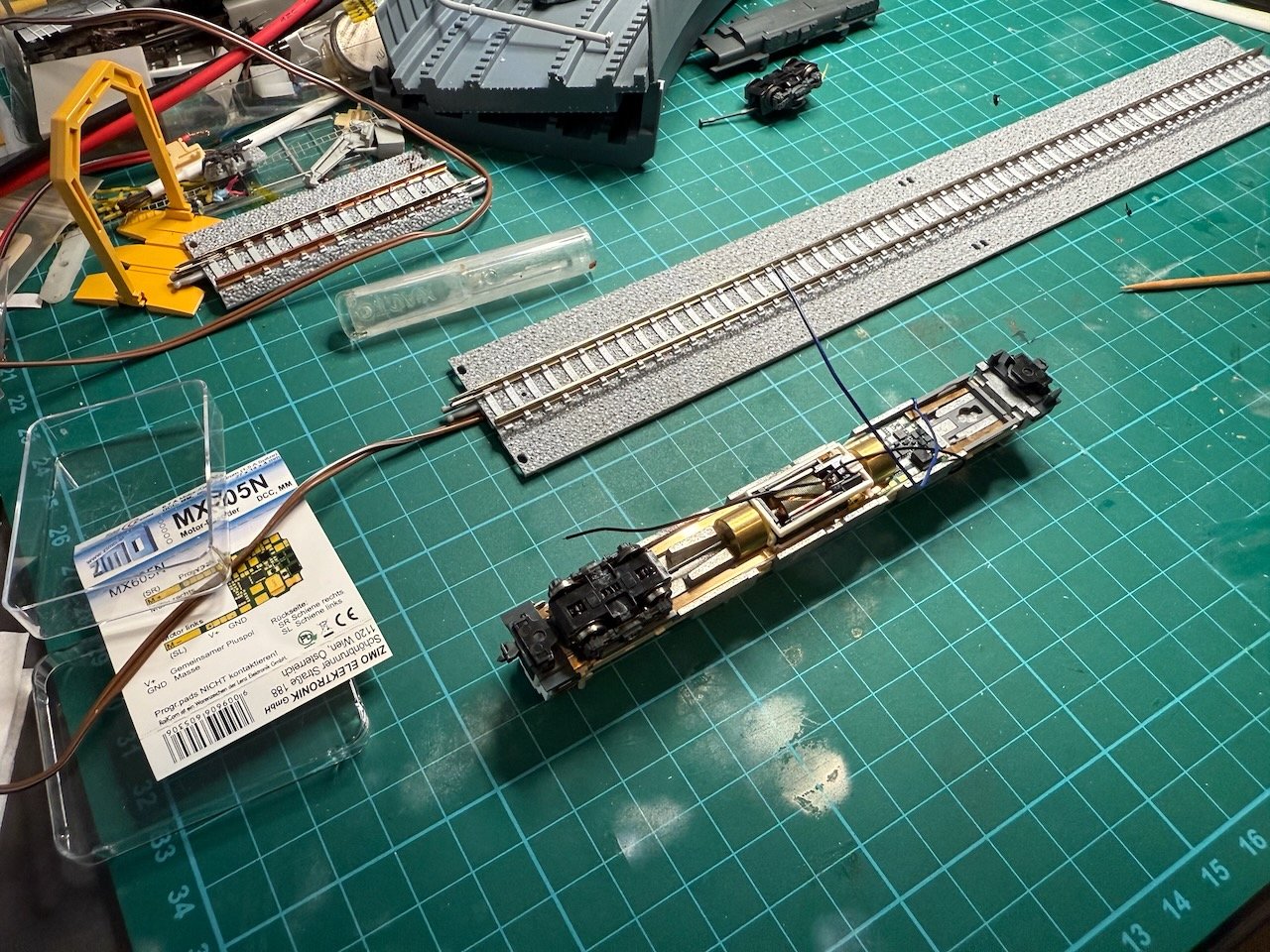 Kato 29-352 FL12 Head/Tail Light Decoder - N Scale Model Train Digital Accessory