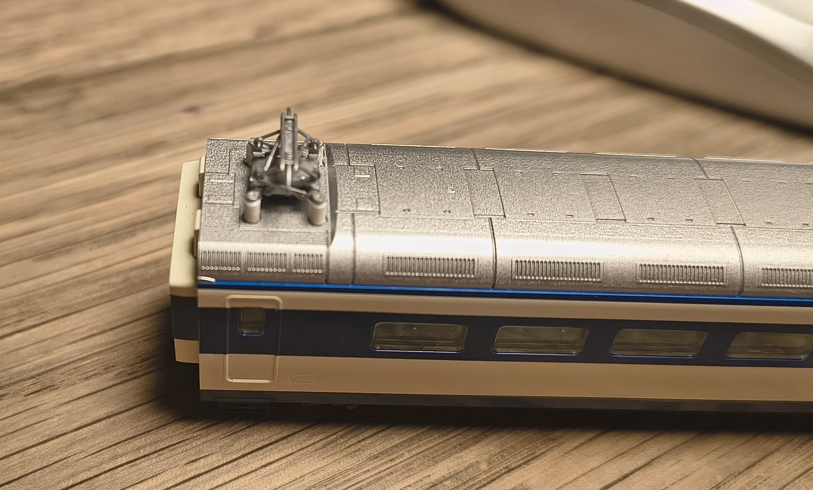 New pantographs for Tomix Shinkansen Series 0 (Tomix 98731) and E1